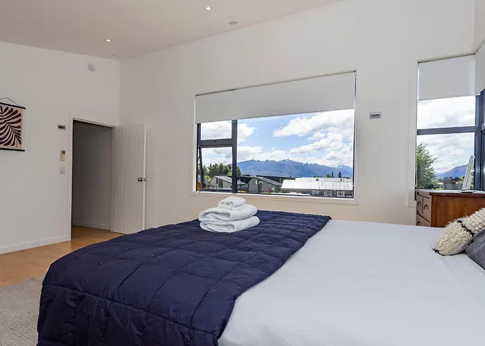 Group Escape In Sleeps 11 Bath & Views *
