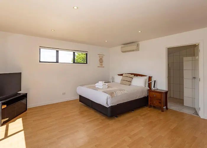 Group Escape In Sleeps 11 Bath & Views *