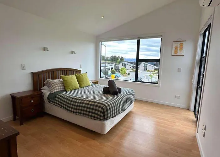 Group Escape In Sleeps 11 Bath & Views Vakantiehuis Wanaka