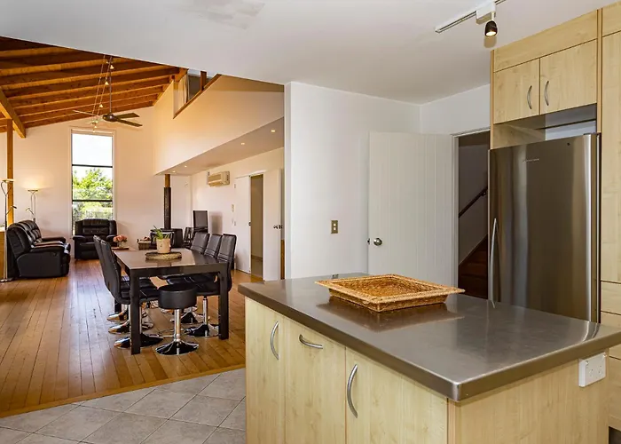 Vakantiehuis Group Escape In Sleeps 11 Bath & Views