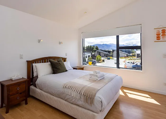Group Escape In Sleeps 11 Bath & Views *