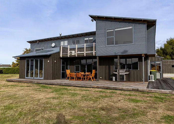 Group Escape In Sleeps 11 Bath & Views * Wanaka