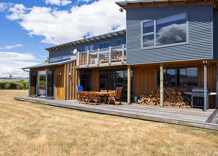 Group Escape In Sleeps 11 Bath & Views Wanaka
