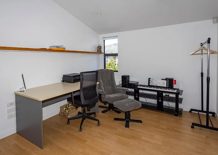 Group Escape In Sleeps 11 Bath & Views *