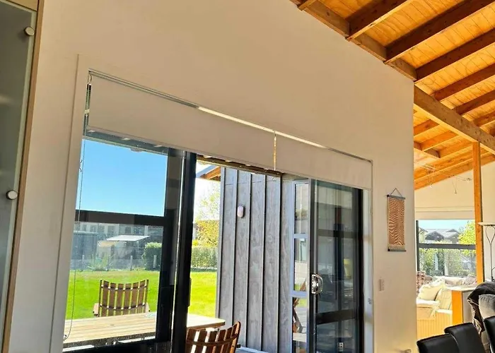 Vakantiehuis Group Escape In Sleeps 11 Bath & Views *