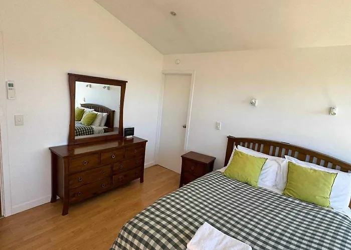 Vakantiehuis Group Escape In Sleeps 11 Bath & Views Wanaka