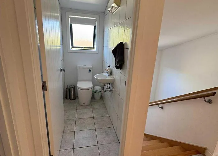 Group Escape In Sleeps 11 Bath & Views